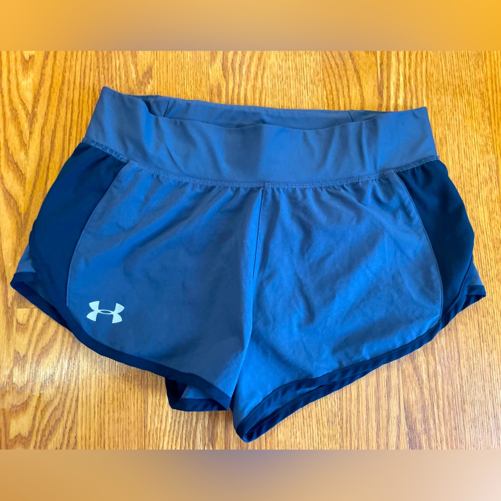 Under Armour Fitted Heat Gear running shorts with back zipper in waistband